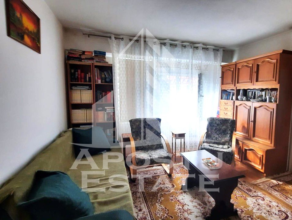Apartament cu 2 camere, de vanzare, in zona Polivalenta, Arad.