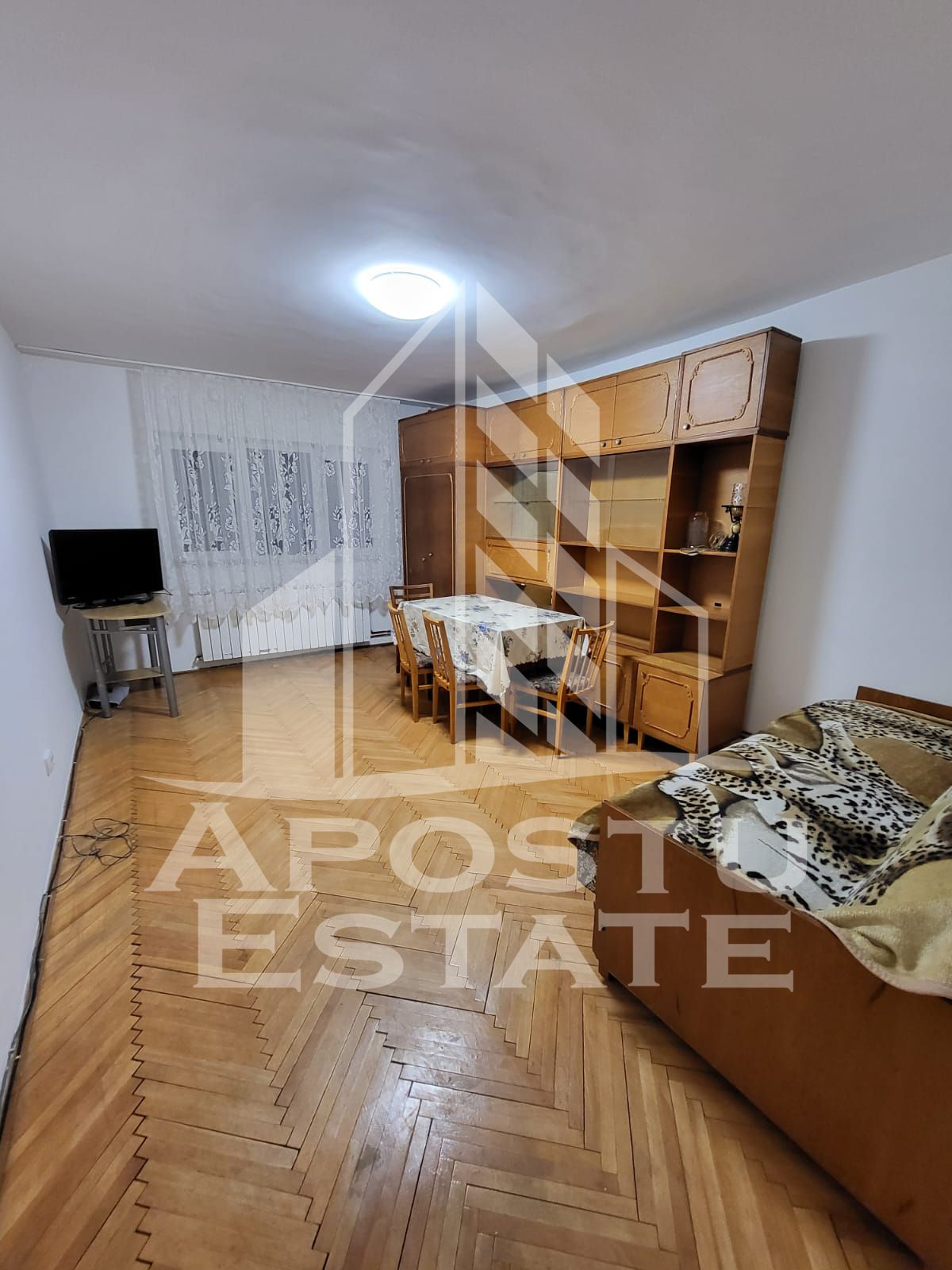 Apartament 2 camere, decomandat, etaj intermediar, Mircea cel  Batran