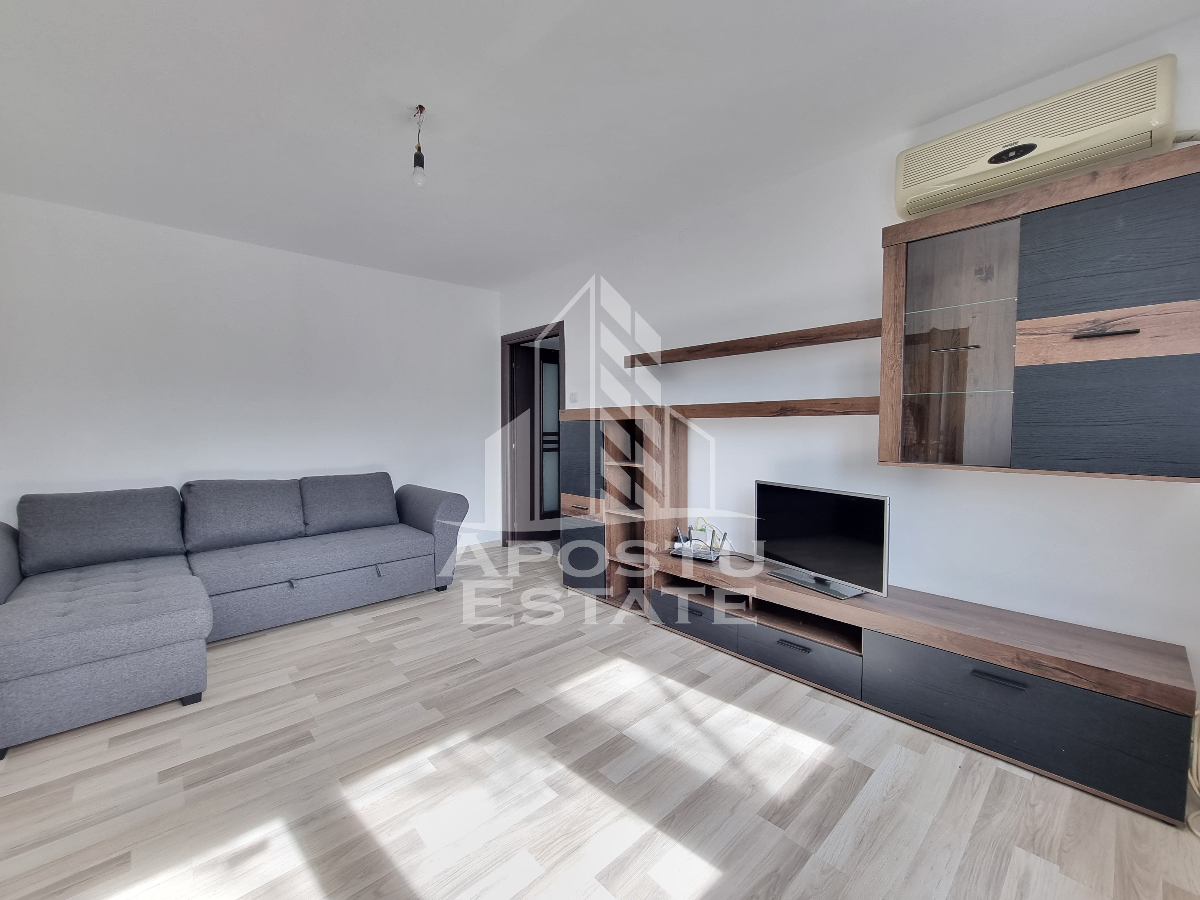 Apartament cu 2 camere, renovat, etaj intermediar, zona Dacia