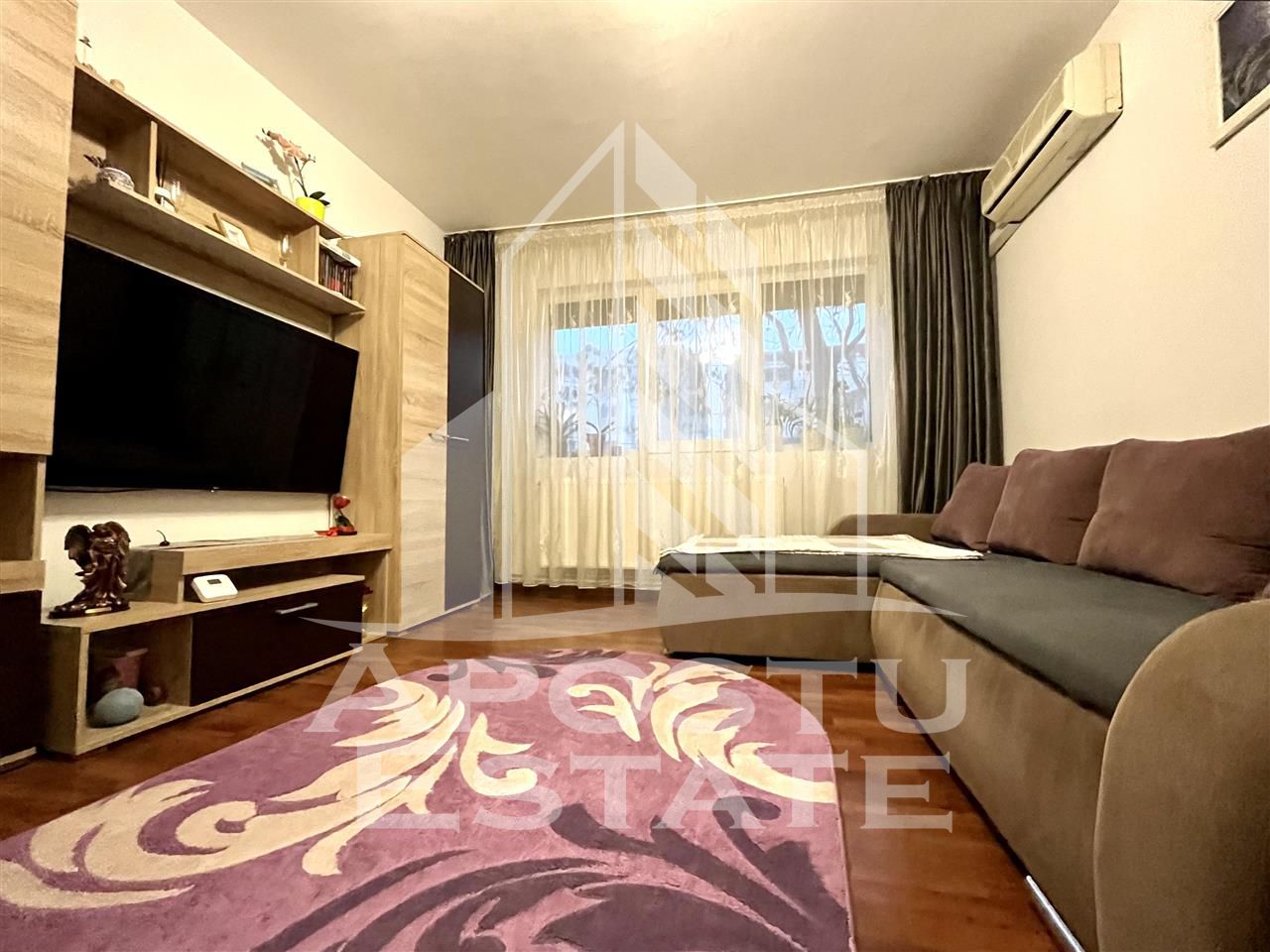 Apartament cu 4 camere complet mobilat si utilat in zona Sagului
