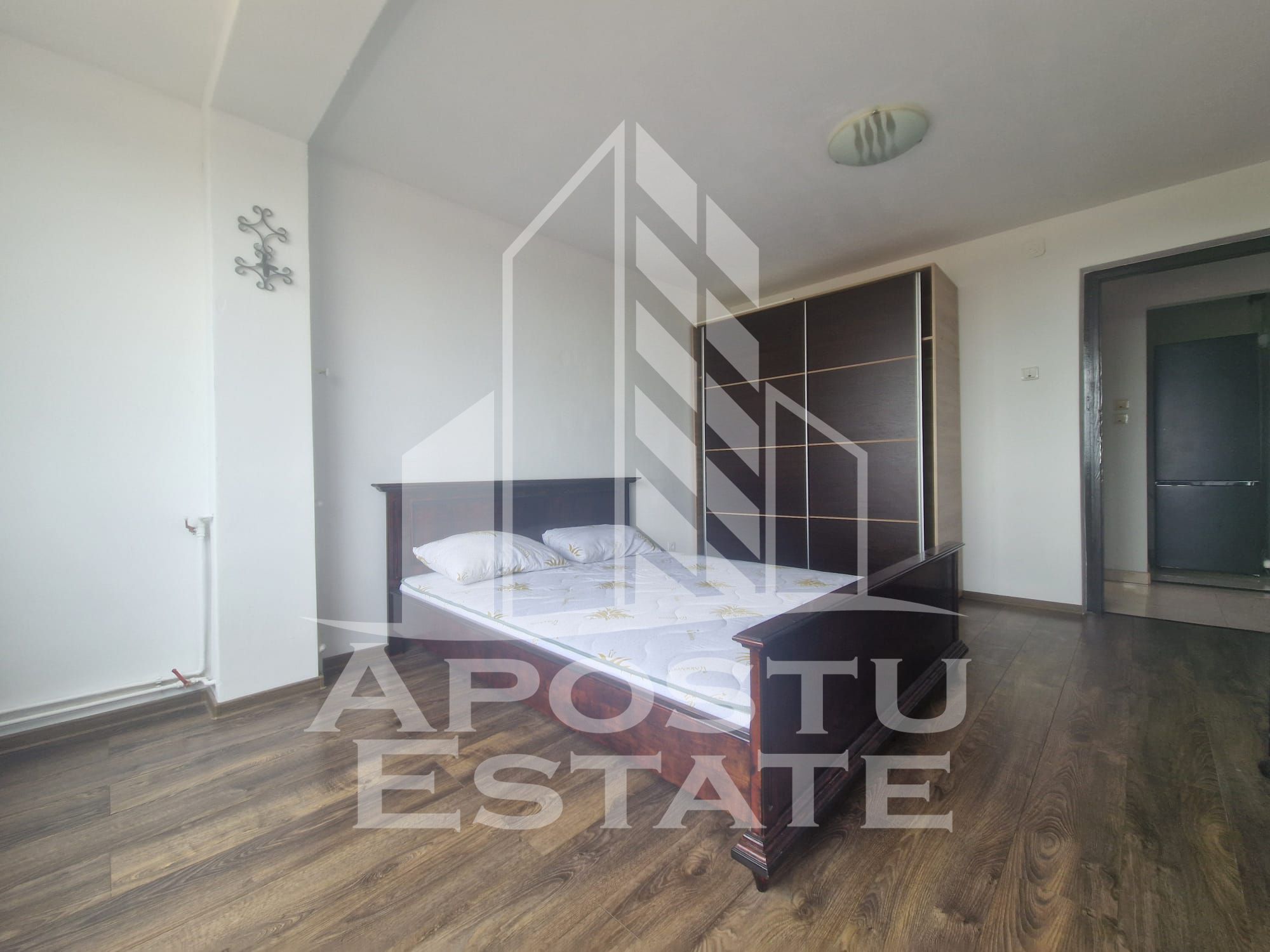 Apartament cu 2 camere decomandat, bloc reabilitat term,Zona Romanilor