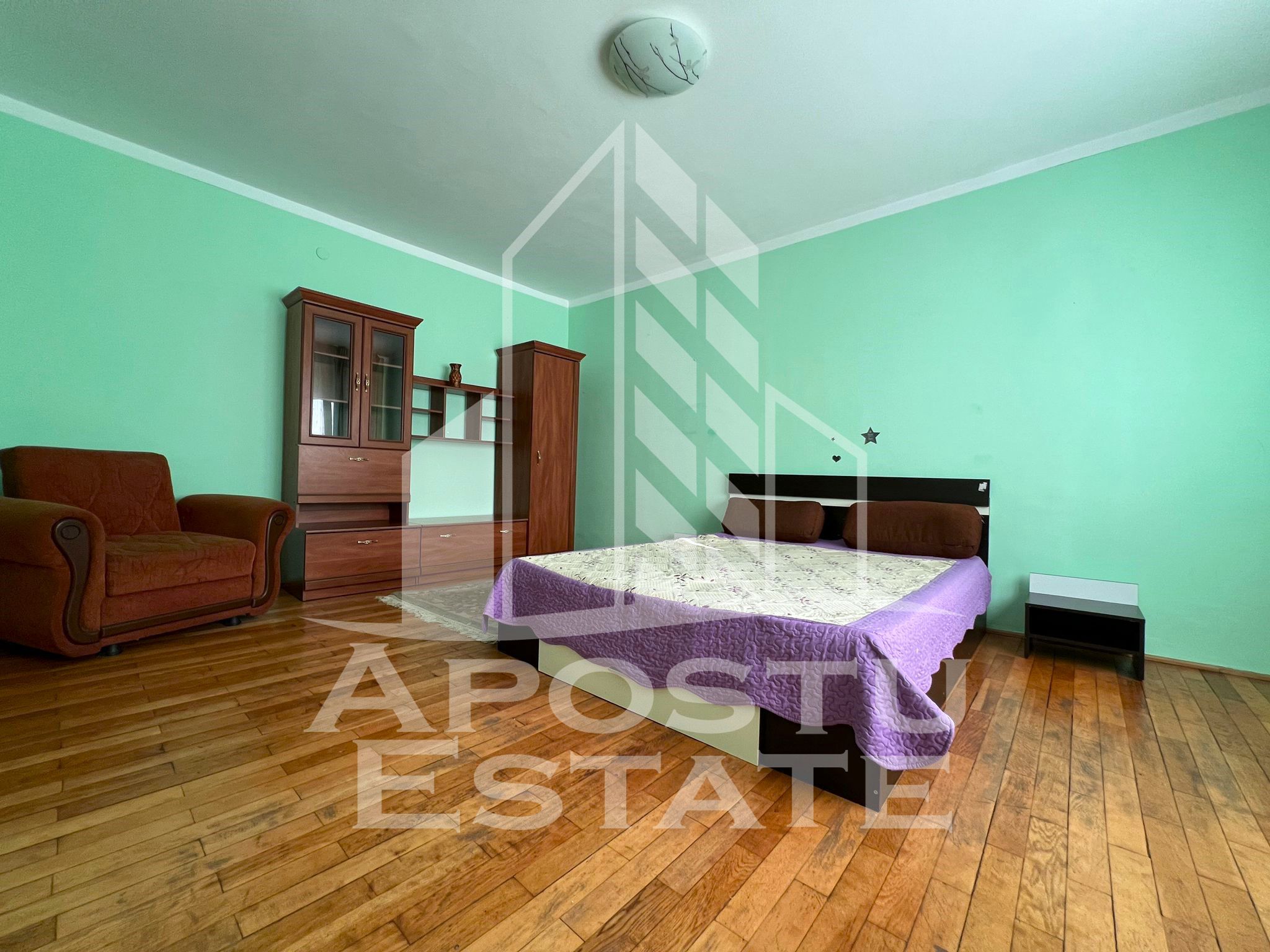 Apartament cu 1 camera decomandat zona Vlaicu