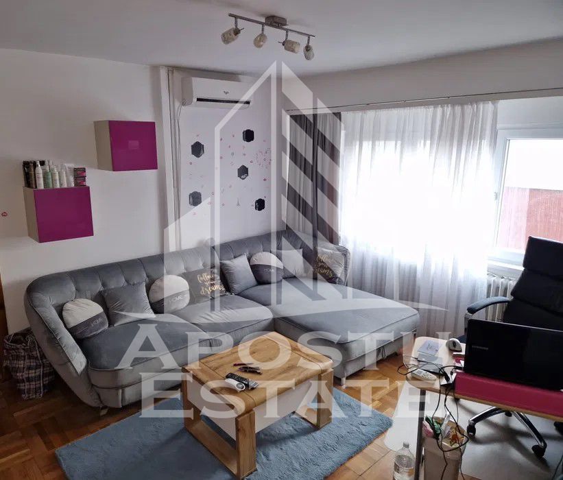 Apartament cu 2 camere, de inchiriat, in zona Polivalenta, Arad.